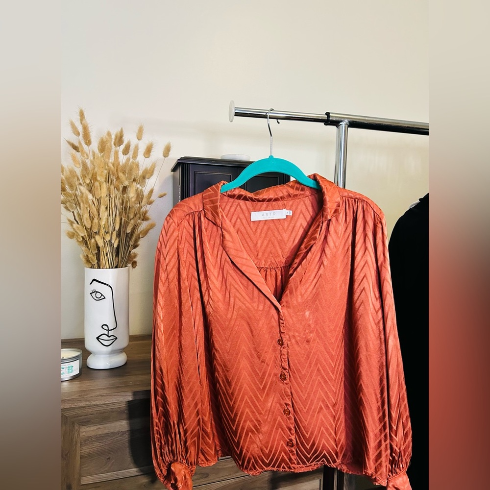 ✨Shimmery✨ Copper ASTR Button Down Top